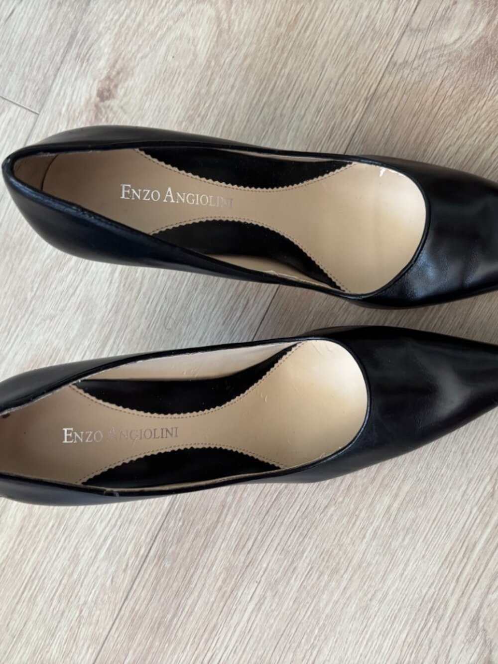 Enzo Angolini classic heels
